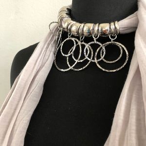 Light grey soft scarf necklace w/hoop deco 🧝🏽‍♀️